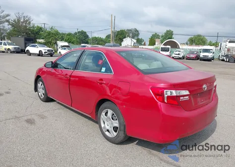 2014 Toyota Camry L/Se/Le/Xle z USA, uszkodzony, nr VIN 4T4BF1FK8ER441981